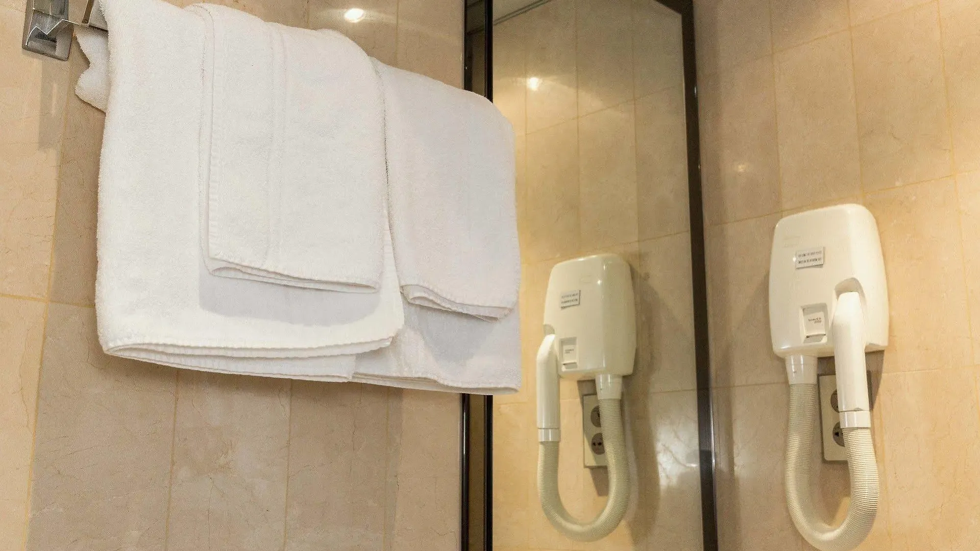 Hotel Saint Christophe Parigi