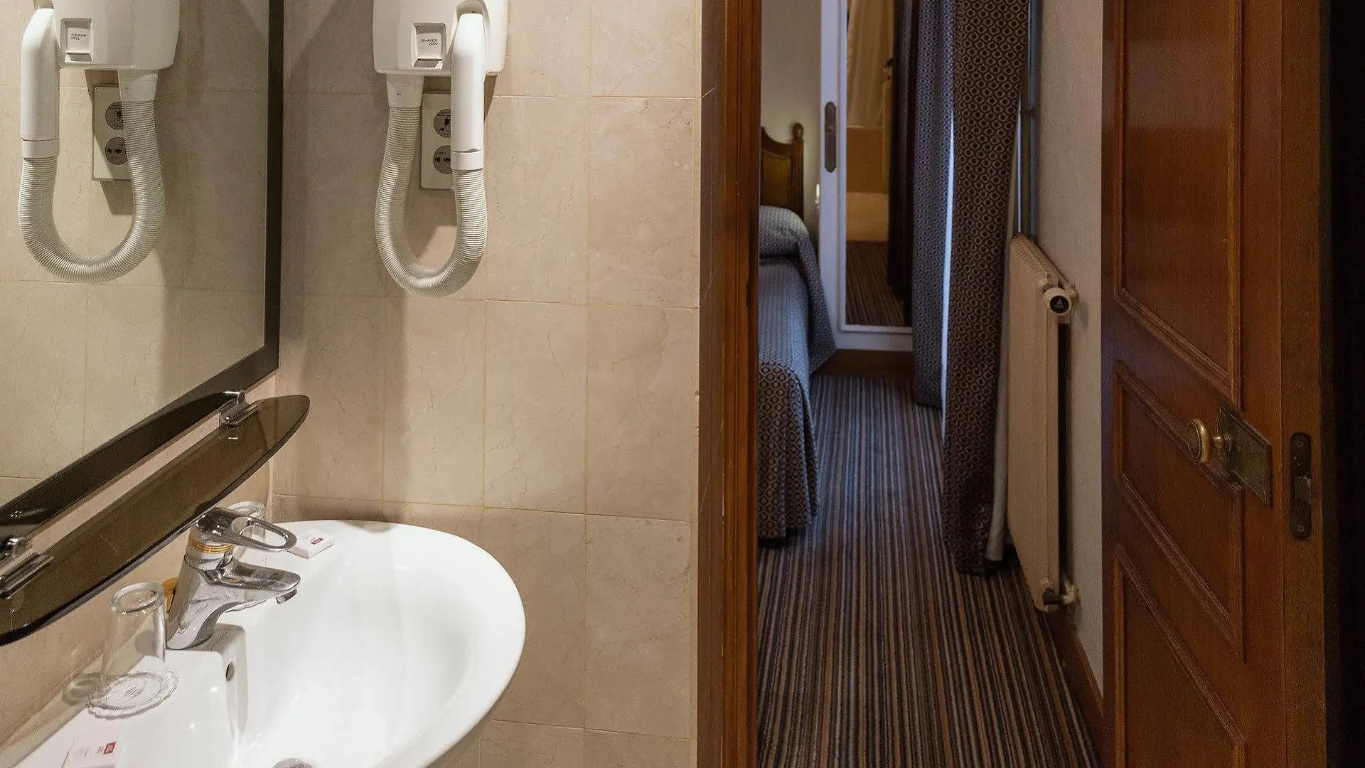 Hotel Saint Christophe Parigi